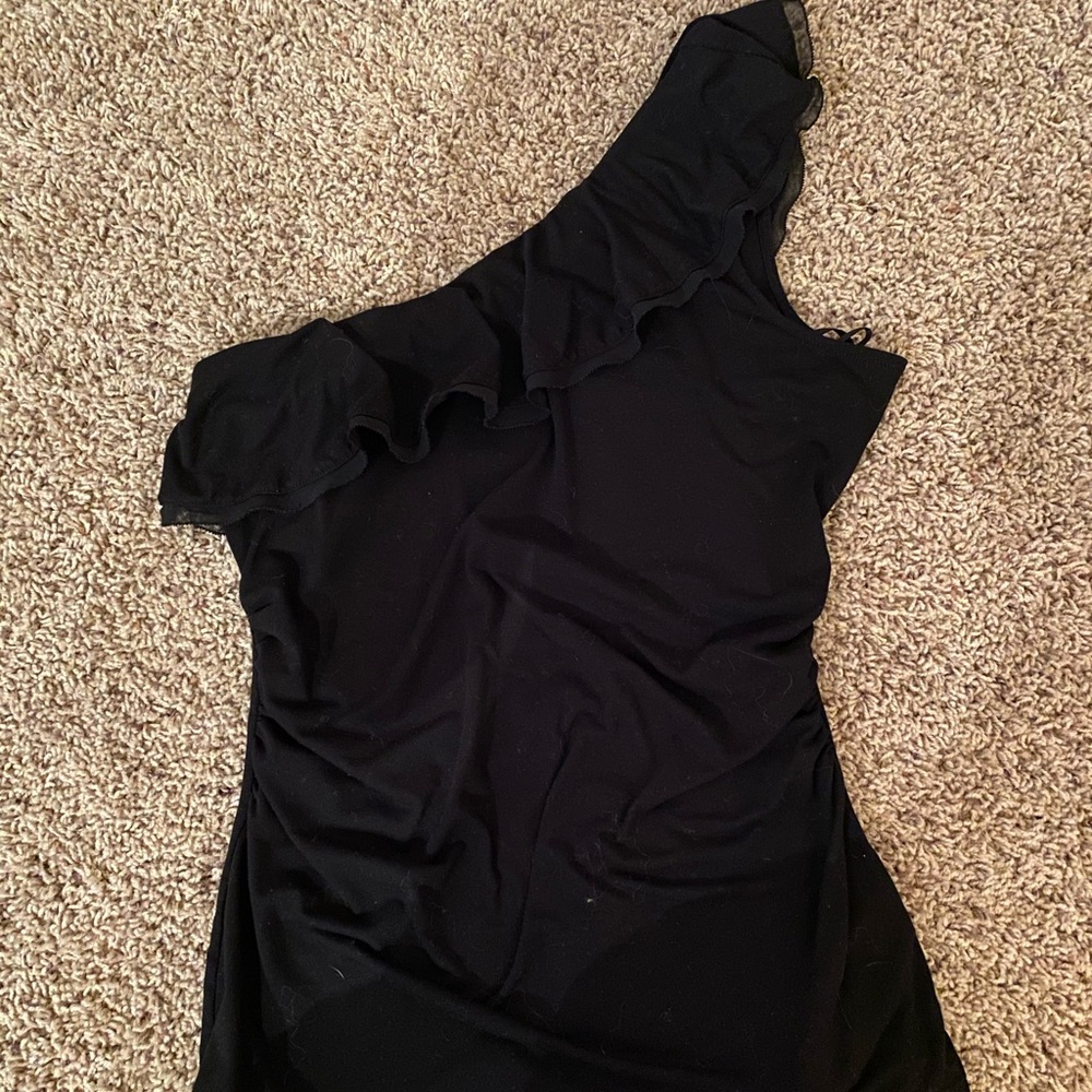 One shoulder top